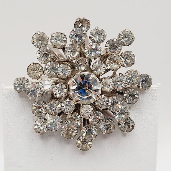 Vintage 1950s Clear Rhinestone Snowflake Wedding Brooch – Mid-Century Bridal Pin - Picture 6 of 9